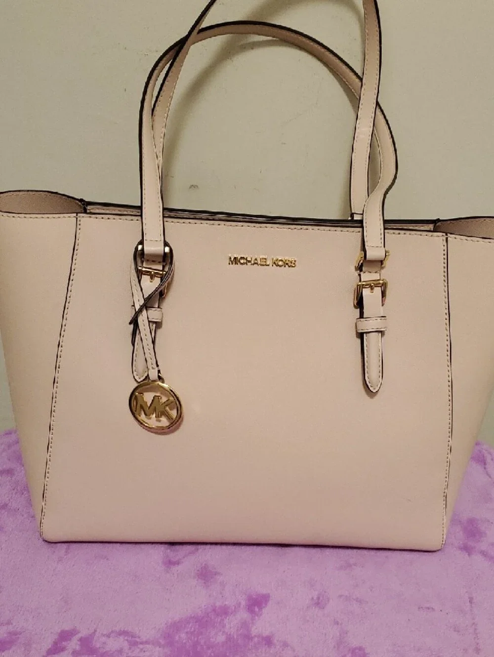 Michael Kors Blush Leather Tote with Gold Hardware - Picture 4 of 6